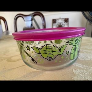Pyrex Star Wars storage bowl